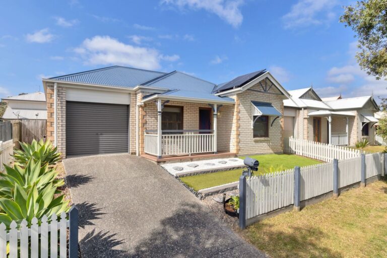 Why we keep buying in Springfield Lakes (and why you should too ...